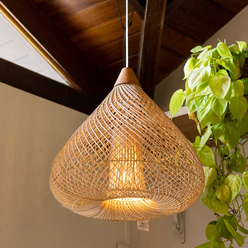 luminaria-rattan-fibras-naturais-pendente-decorativa-bali-artesanal-artesintonia-lustre-boho-decoracao-balinesa-artesintonia