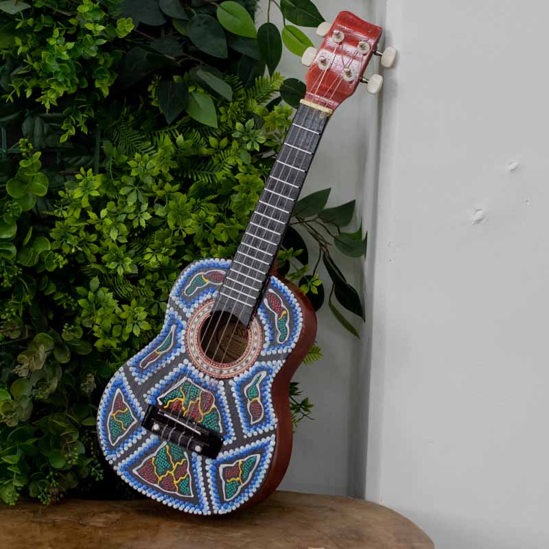 ukulele aborigene artesanato pintura madeira bali instrumento musical som ritmo musica melodia tocar cultura loja artesintonia 01