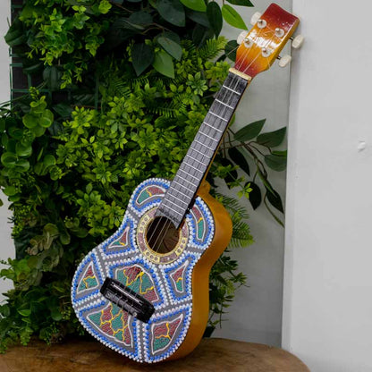 ukulele aborigene artesanato pintura madeira bali instrumento musical som ritmo musica melodia tocar cultura loja artesintonia 01