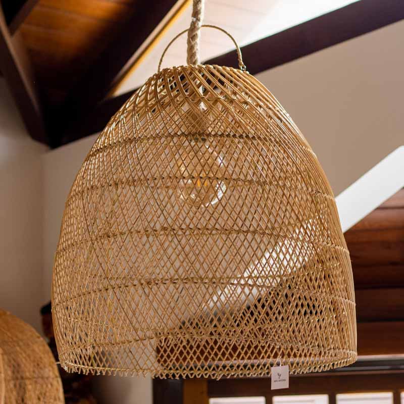 luminaria-rattan-fibras-naturais-pendente-decorativa-bali-artesanal-artesintonia-lustre-boho-decoracao-balinesa-artesintonia