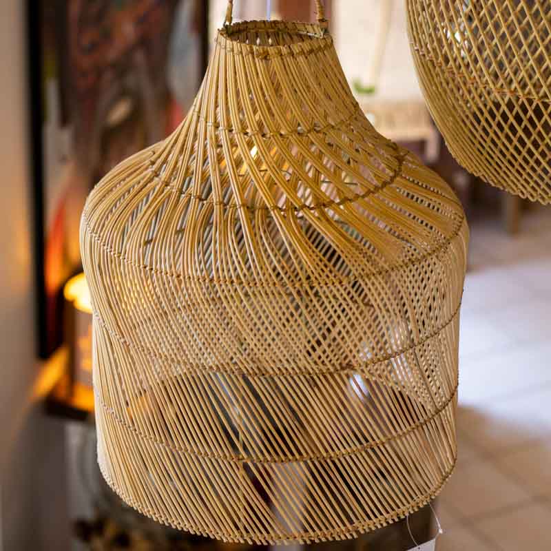 luminaria-rattan-fibras-naturais-pendente-decorativa-bali-artesanal-artesintonia-lustre-boho-decoracao-balinesa-artesintonia-1