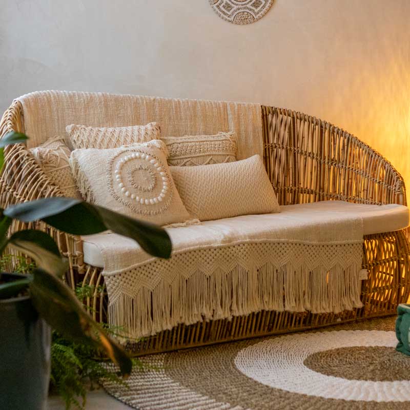 sofa sofá fibra natural rattan bali decor decoração decorativo decoration móvel móveis mobiliário almofada conforto comfort home house boho bali indonésia artesão artesanato 