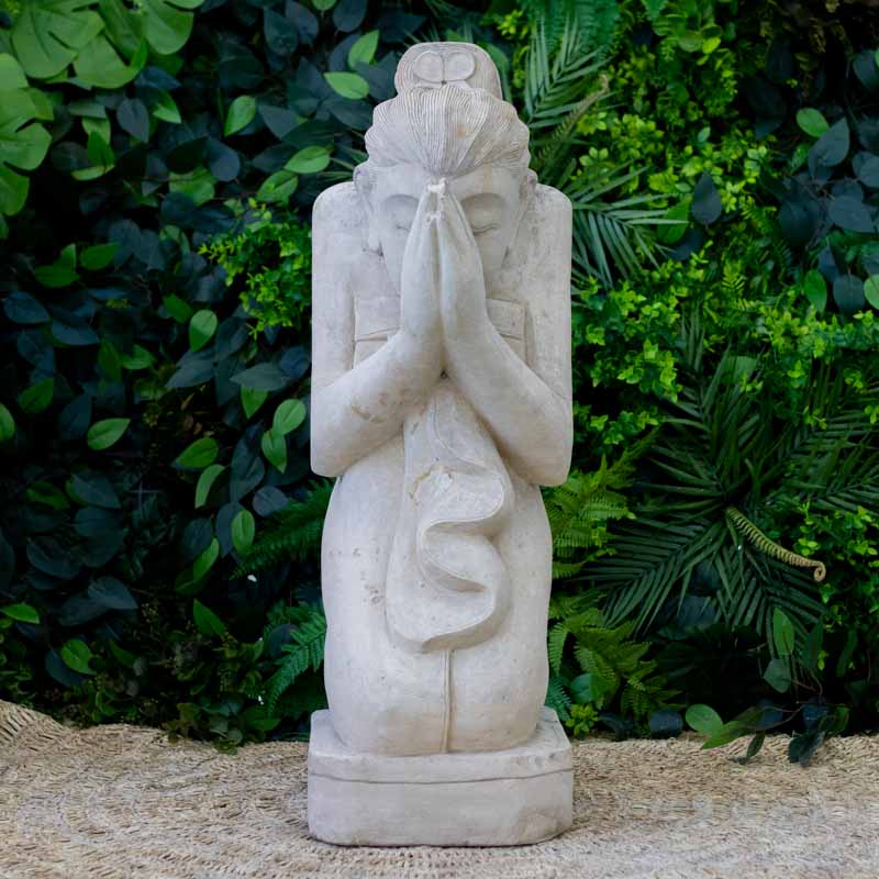 escultura mulher balinesa namaste gratidao serenidade lime stone rocha bali indonesia decoracao estatua jardim garden zen esculpida comprar loja artesintonia 